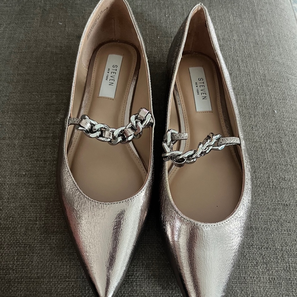 Steve Madden flats shoes metallic